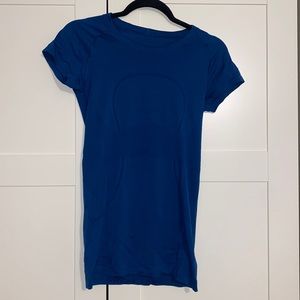 Lululemon t shirt